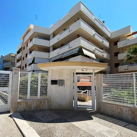 La Rotonda - *